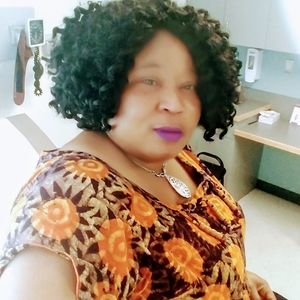 Meet your Posher, Esther